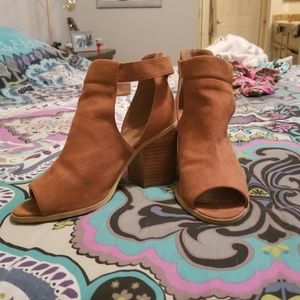 Peep toe cognac booties